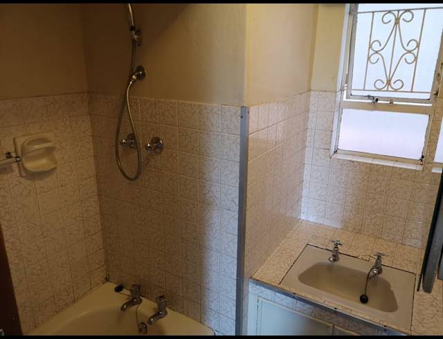 2 BEDROOM APARTMENT TO LET IN CLARENDON
